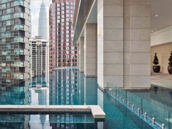 Banyan Tree Residences（バンヤンツリーレジデンス）：共用プール / swimming pool