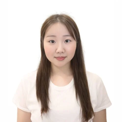 うえやま（SNS担当 / 日英2語 / 在住歴3年）